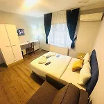 Taksim Pera Centre House *