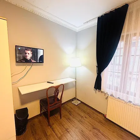 Taksim Pera Centre House